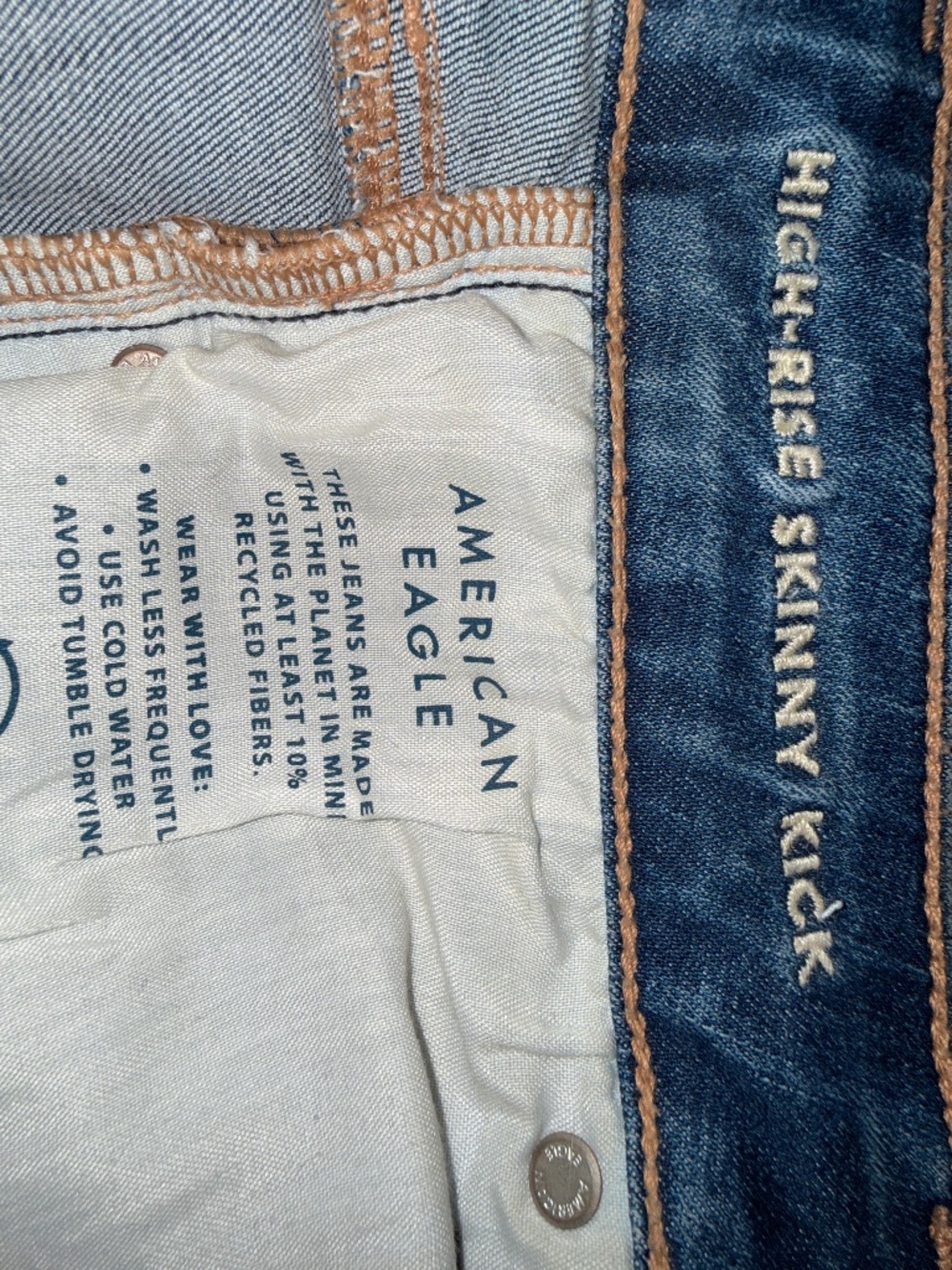 AE Light Wash Jeans Size 6